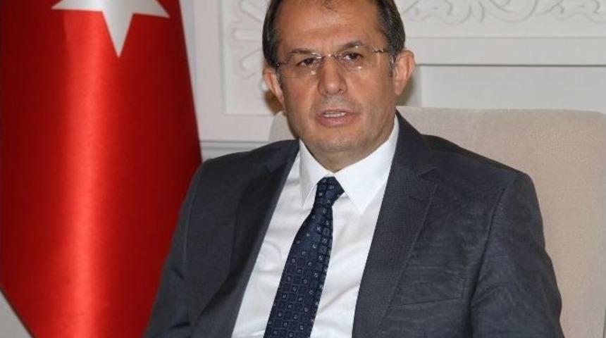 Van B&uuml;y&uuml;kşehir Belediyesi Başkan Vekili Taşyapan, Daire Başkanlarıyla Toplantı Yaptı