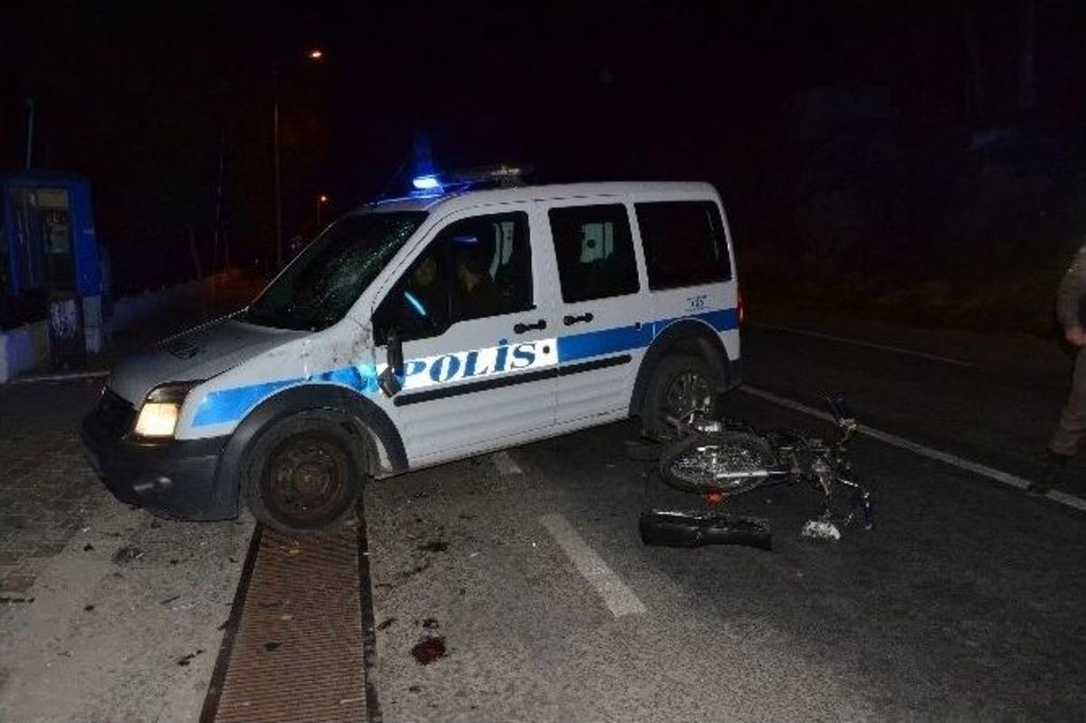 Motosiklet Polis Otosuna &Ccedil;arptı :1 &Ouml;l&uuml; 1 Yaralı