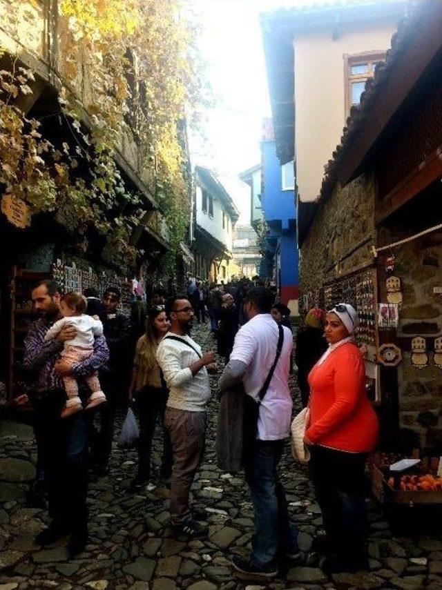 Cumalıkızık’a Turist Akını