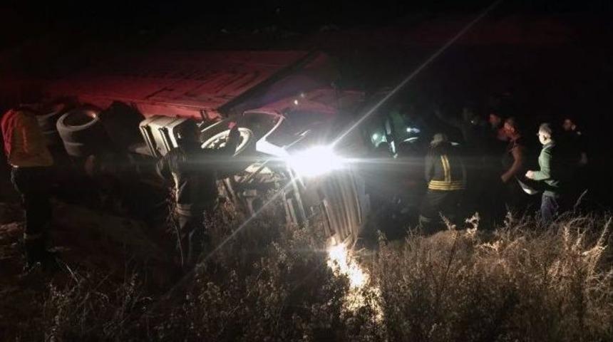 G&uuml;ll&uuml;k Liman Yolunda Kaza; 1 Yaralı