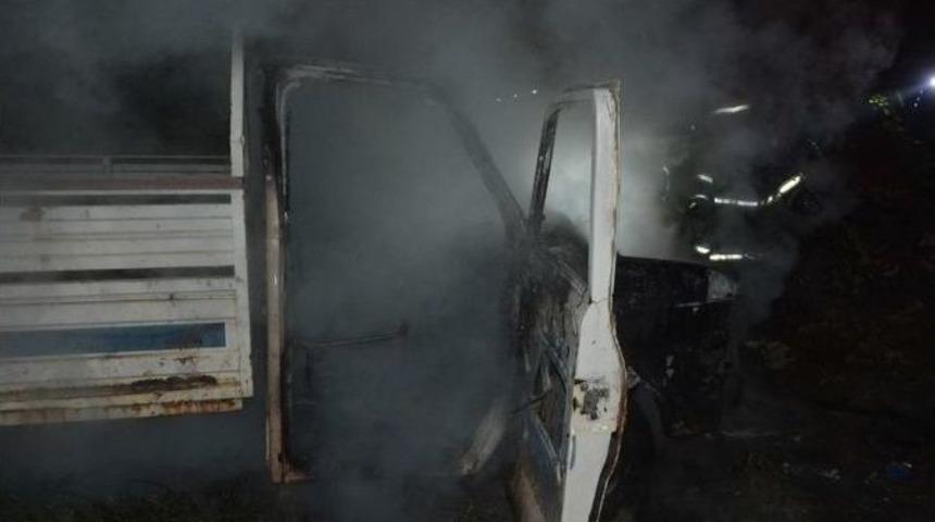 Fatsa&rsquo;da Kamyonet Yangını