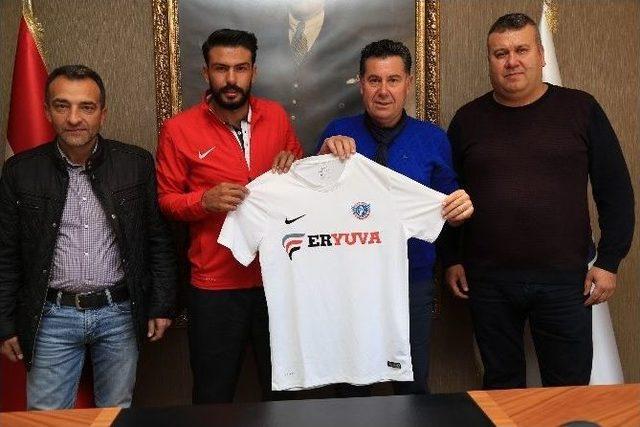 Ortakentspor Başkan Kocadon’a Forma Hediye Etti