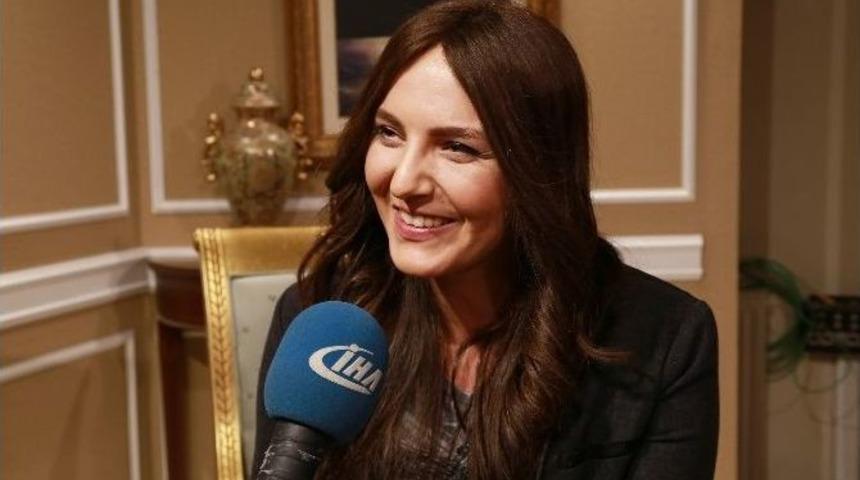 (&ouml;zel Haber) Sosyal Medyada Olay Olan Ressam Zeynep Yazıcı &lsquo;o&rsquo; Videoyu Anlattı