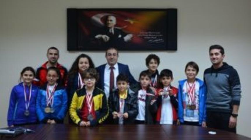 Nevşehirli Y&uuml;z&uuml;c&uuml;ler 24 Madalya Kazandı