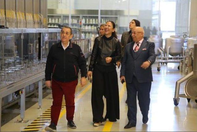 Kocaeli den D&uuml;nyaya Esans Ihracatı 1