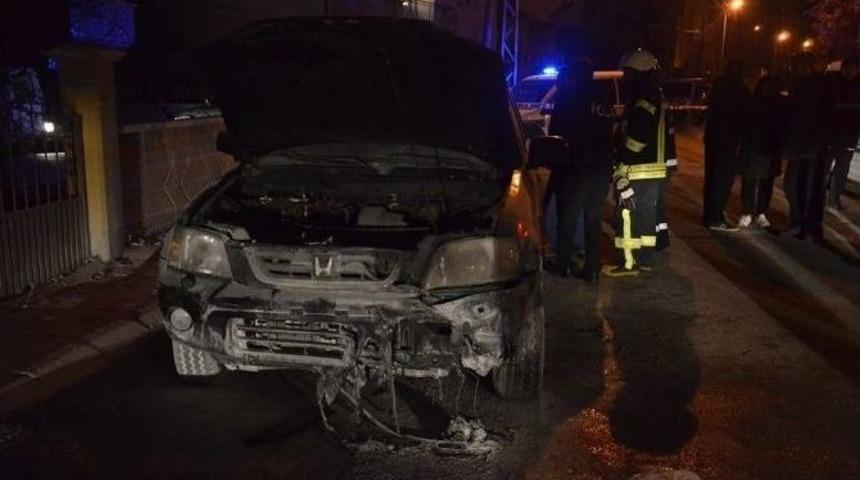 Karaman&rsquo;da Kundaklanan Cip&rsquo;i Tamamen Yanmaktan Polis Kurtardı