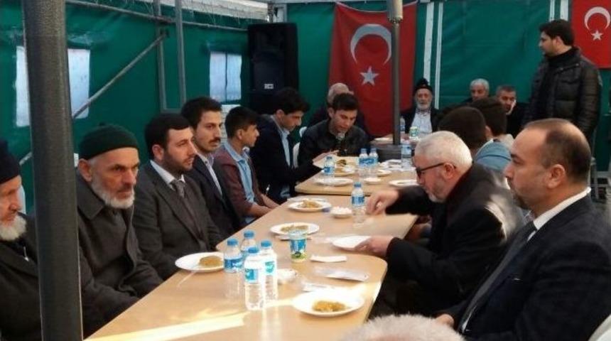 Ak&ccedil;akoca Anadolu İmam-hatip &Ouml;ğrencilerinden Vefa &Ouml;rneği