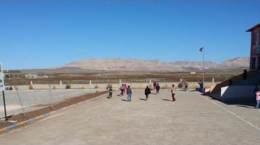 Şehit Kaymakam Safit&uuml;rk'&uuml;n Adı Spor Kompleksine Verildi