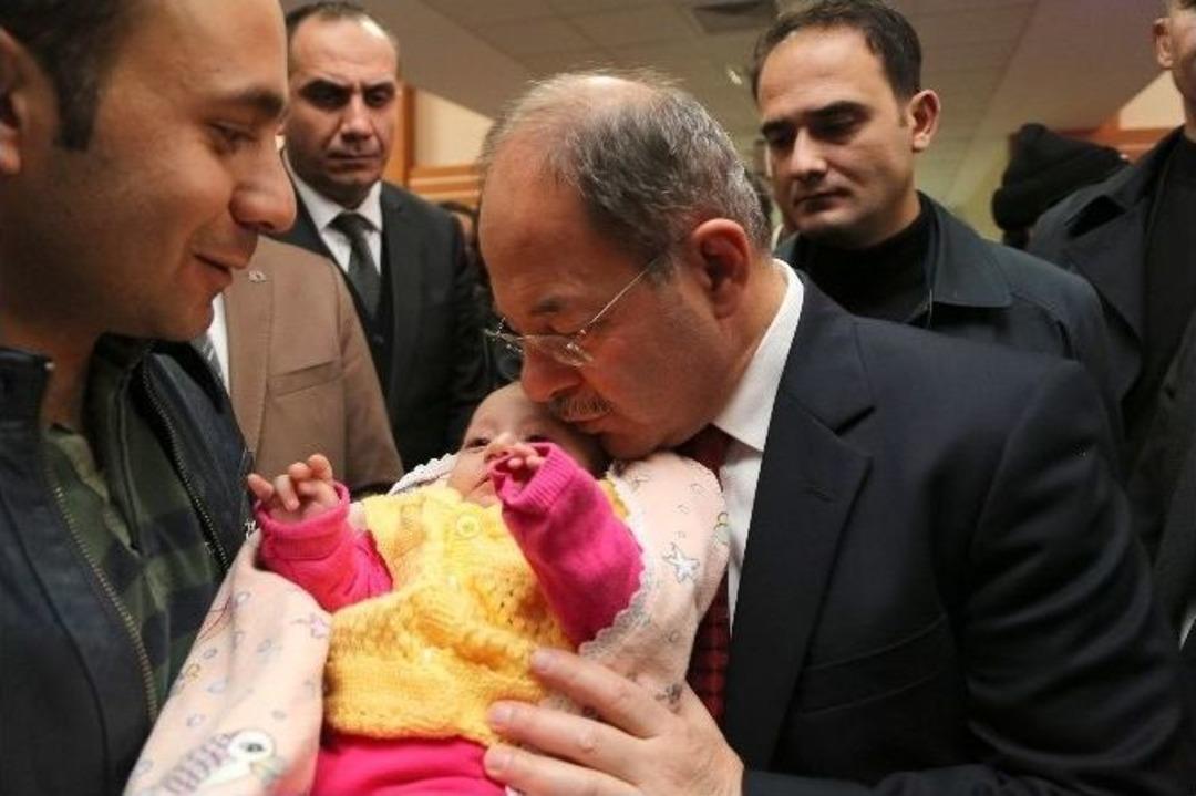 Bakan Akdağ, B&ouml;lge Hastanesini İnceledi