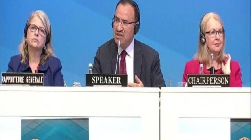 Adalet Bakanı Bozdağ, Nato Toplantısı'nda Hdp'liler Ilgili Konuştu; Hdp'li Pir Itiraz Etti