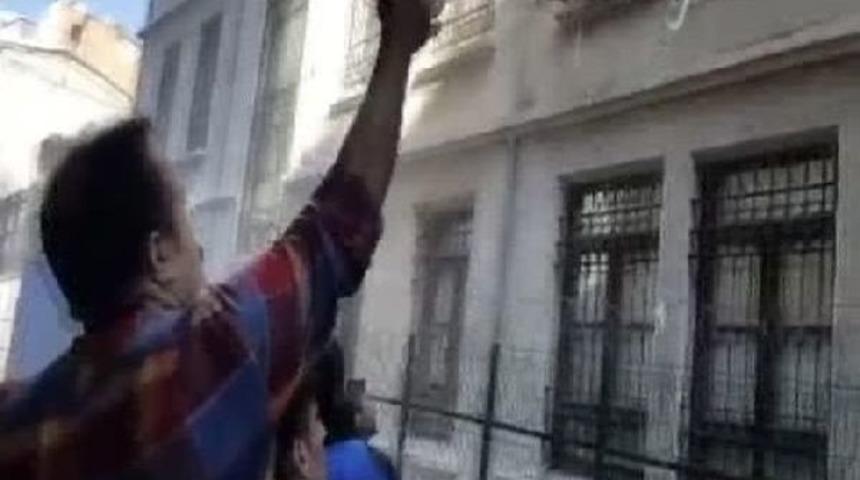 Kumkapı'da Geri G&ouml;nderme Merkezi'nde Olay &Ccedil;ıkaran Yabancılar Ka&ccedil;tı, Polis Arkalarından Ateş A&ccedil;tı (2)