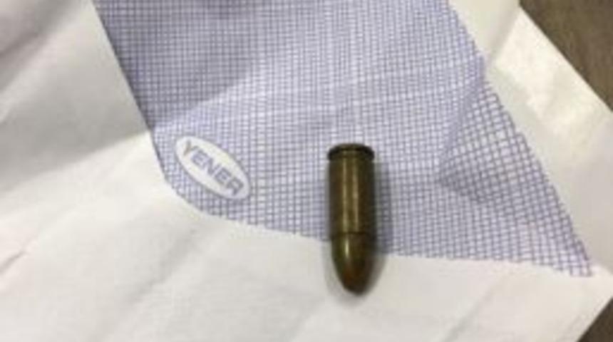 Fet&ouml; İle M&uuml;cadele Derneğinin Kapısına Zarfın İ&ccedil;erisinde Mermi Bıraktılar