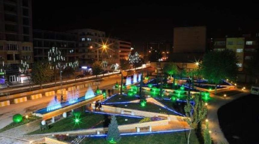 Batman'da Kayyum Başkan 60 G&uuml;nde 60 Bin Ton Asfalt Serimi Ger&ccedil;ekleştirdi