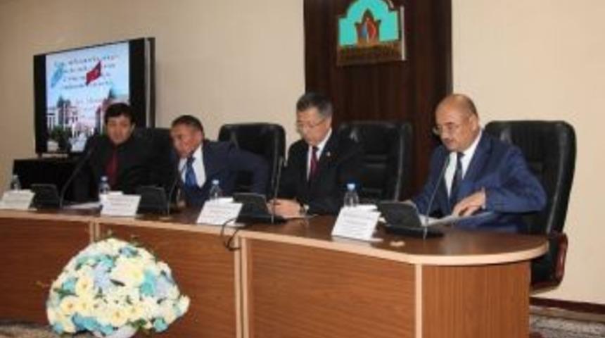 G&uuml;ney Kazakistan Eyalet Valisi T&uuml;ymebayev&rsquo;den Ahmet Yesevi &Uuml;niversitesine Ziyaret