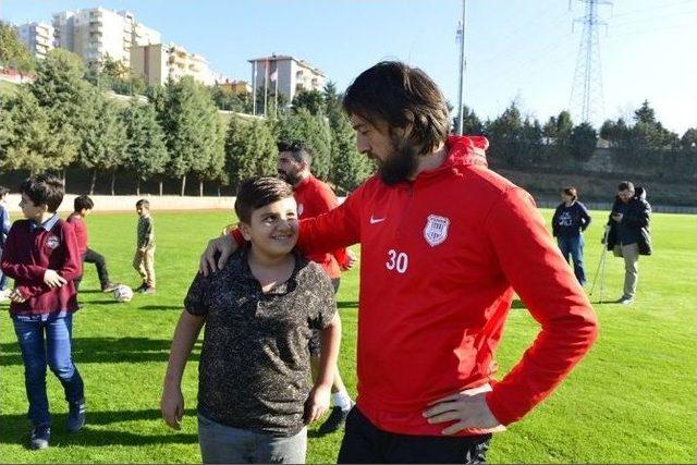 “gülümseyen Gözler” Pendikspor’la Karşılaştı 1