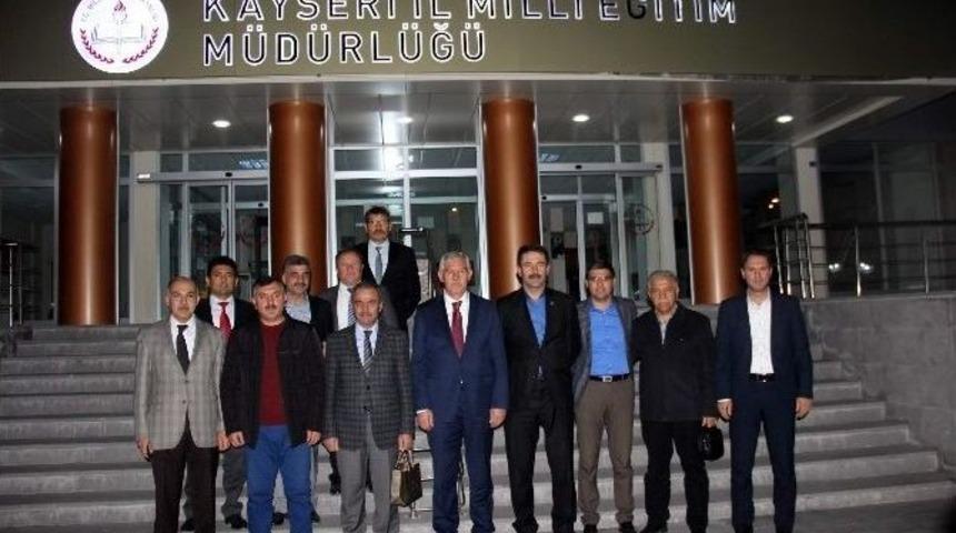 Milli Eğitim M&uuml;d&uuml;r&uuml; Elmalı&rsquo;ya Eski Mesai Arkadaşlarından Ziyaret