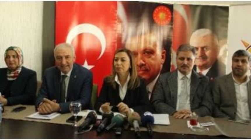 Ak Parti Genel Başkan Yardımcısı &Ccedil;alık &Ouml;znur: