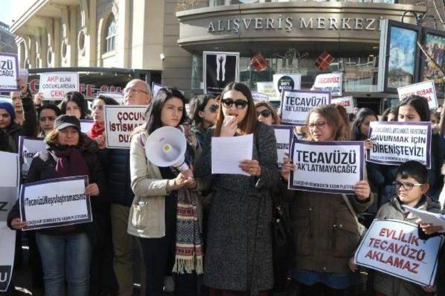 Eskişehir'de Kadınların Cinsel Istismar Önergesi Eylemi