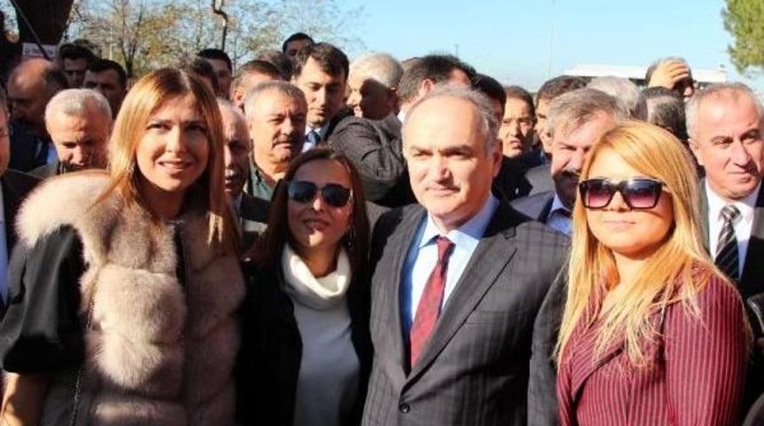 Bakan &Ouml;zl&uuml;: Abd&uuml;lhamit Han'ın R&uuml;yasını Hayata Ge&ccedil;ireceğiz