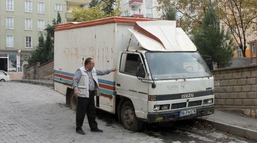 Terk Edilmiş Ara&ccedil; Tehlike Sa&ccedil;ıyor