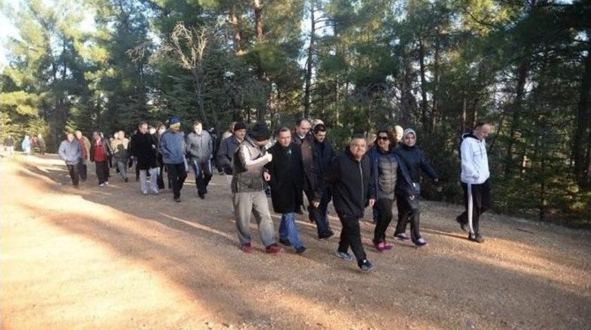 &rsquo;yeni T&uuml;rkiye Yolunda Geleceğe Emin Adımlarla&rsquo;&rsquo; Temalı Y&uuml;r&uuml;y&uuml;ş