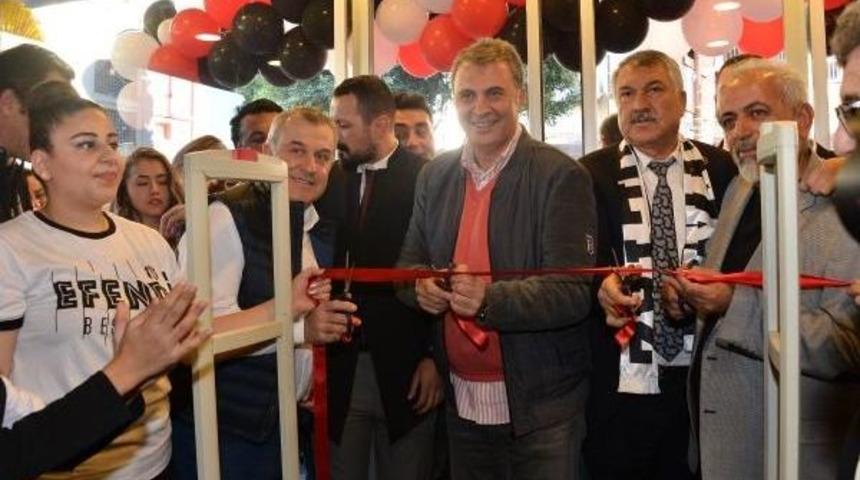 Beşiktaş'ın Kartal Yuvası'na Olaylı A&ccedil;ılış