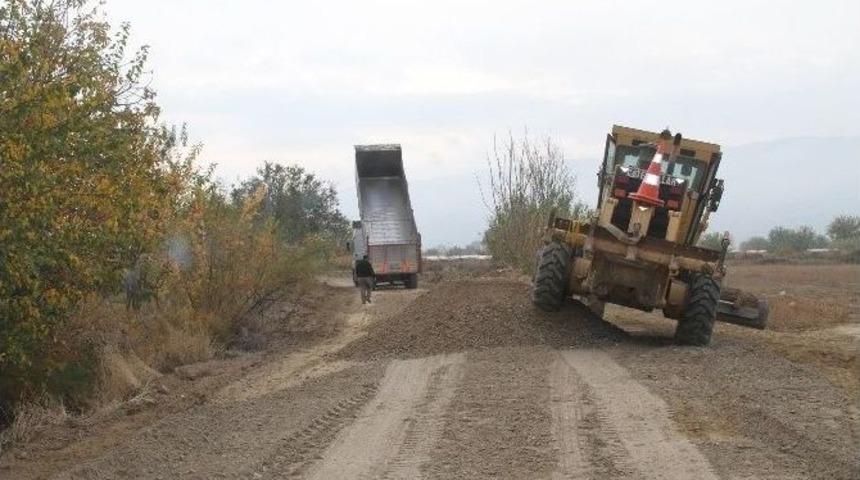Doğuşlar Ve Kertil&rsquo;de Asfalt &Ouml;ncesi Yol &Ccedil;alışması