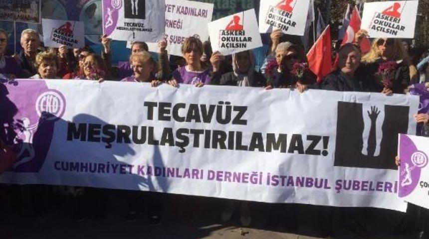 "sessiz &Ccedil;ığlık" Eyleminde Cinsel Istismar Protestosu