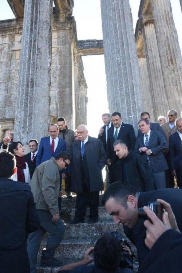Bakan Avcı Kütahya da Sıtkı Olçar Çini Müzesi ni Açtı (2) 1