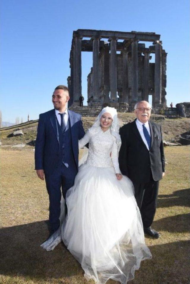 Bakan Avcı Kütahya da Sıtkı Olçar Çini Müzesi ni Açtı (2) 2