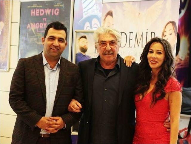 “demir” Adlı Tiyatro Oyununun Galası Yapıldı