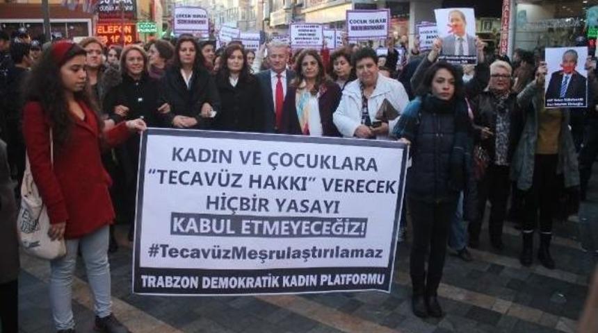 Trabzon&rsquo;Da Cinsel Istismar D&uuml;zenlemesine Tepki Eylemi