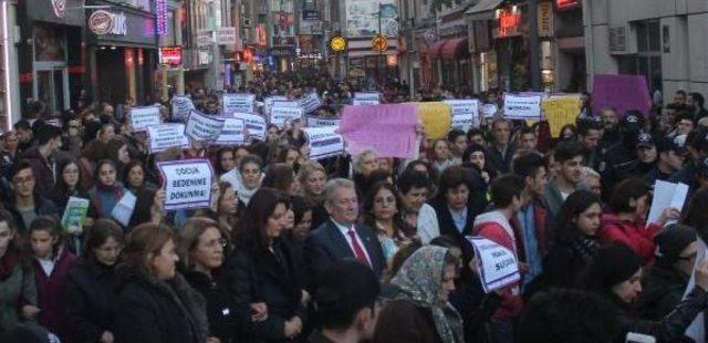 Trabzon’Da Cinsel Istismar Düzenlemesine Tepki Eylemi