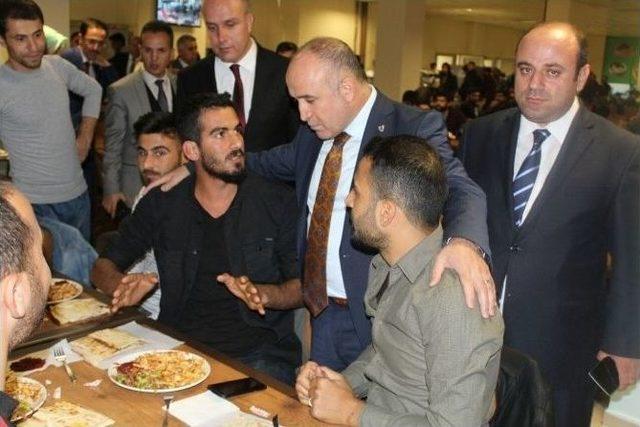 Vanlı Gen&ccedil;ler Şiirle Buluştu 2