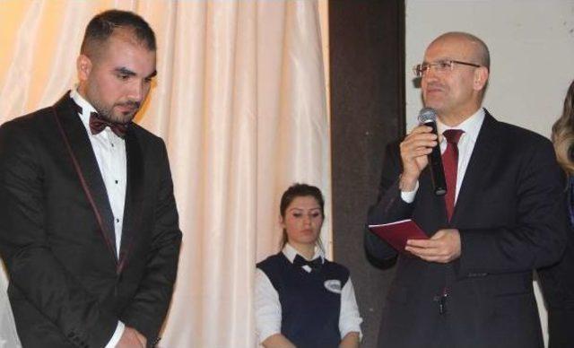 Başbakan Yardımcısı Şimşek, Yeğeninin Nikah Şahitliğini Yaptı 1