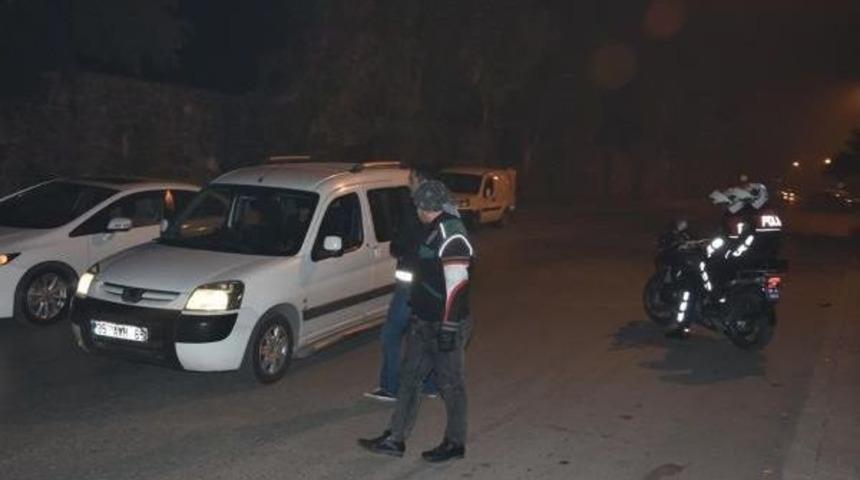 İzmir'de 300 Polisle Narkotik Uygulaması