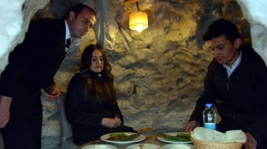 İgloda Cağ Kebap Ve Kadayıf Keyfi