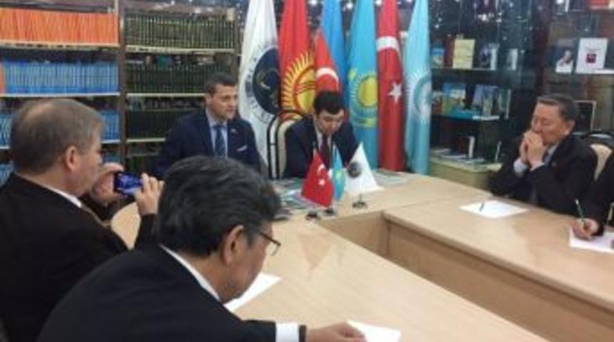 Uluslararası T&uuml;rk Akademisinde Hoca Ahmet Yesevi&rsquo;yi Anlamak Konferansı Yapıldı