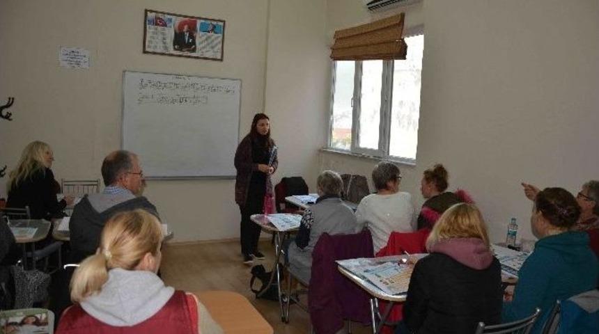 Ortaca&rsquo;da Yerleşik Yabancılara T&uuml;rk&ccedil;e Kursu