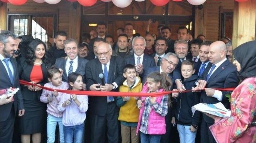 Gediz Gen&ccedil;lik Merkezi Hizmete A&ccedil;ıldı