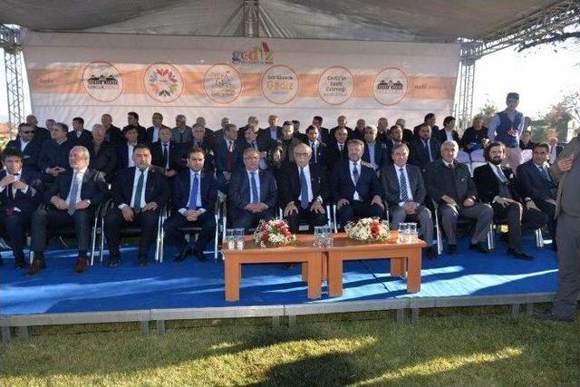 Gediz Gen&ccedil;lik Merkezi Hizmete A&ccedil;ıldı 1