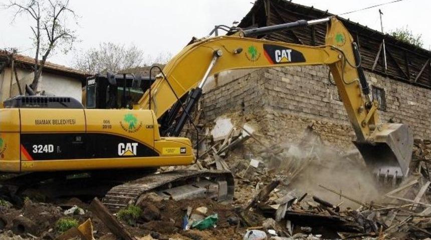 Mamak&rsquo;ta 280 Metruk Bina Yıkıldı