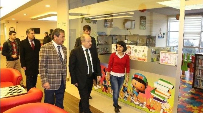 K&uuml;t&uuml;phane 22.00&rsquo;a Kadar A&ccedil;ık Olacak