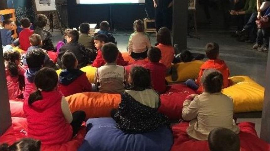 &Uuml;sk&uuml;dar Belediyesi, Nesli T&uuml;kenmekte Olan Hayvanları Sahiplendi