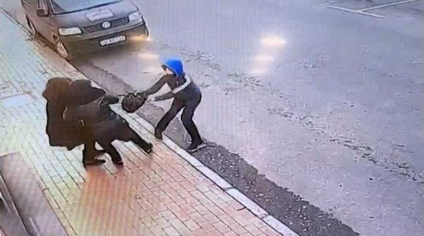 (&ouml;zel Haber) Kapka&ccedil; Girişimi Kamerada