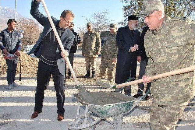 Van’da Törenle Cami Temeli Atıldı