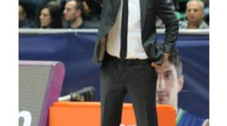 Tofaş Antren&ouml;r&uuml; Orhun Ene Oyuncularını Eleştirdi