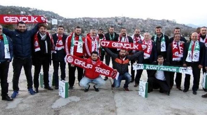 Antalyaspor Ve Konyaspor Taraftarlarından Dostluk Buluşması