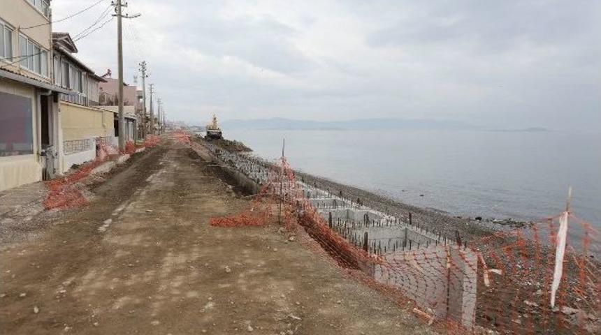 Zeytinalanı Sahil D&uuml;zenlemesi Devam Ediyor