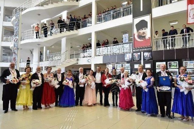 Yaşlı Evi Dans Şampiyonları Başkan Uysal’la Buluştu